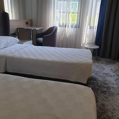 Marla Hotel